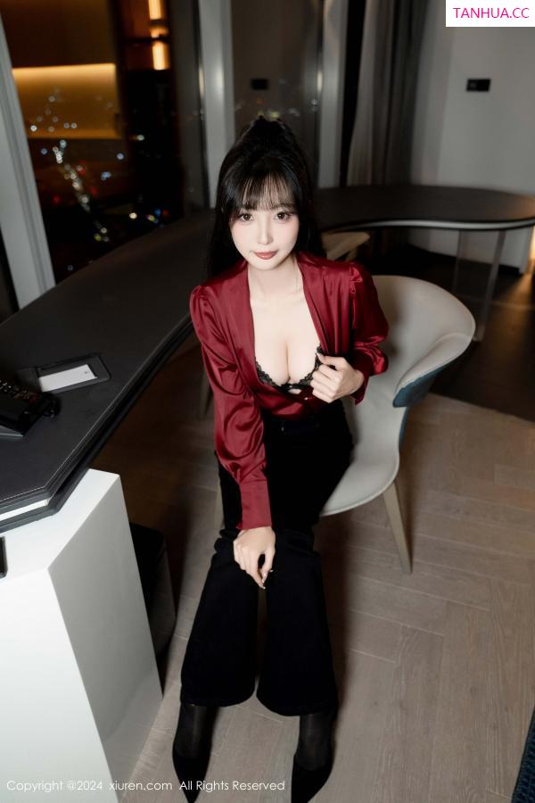 林星阑  [XiuRen]高清写真图 2024.10.16 No.9299 林星阑 黑丝美腿第30张图片